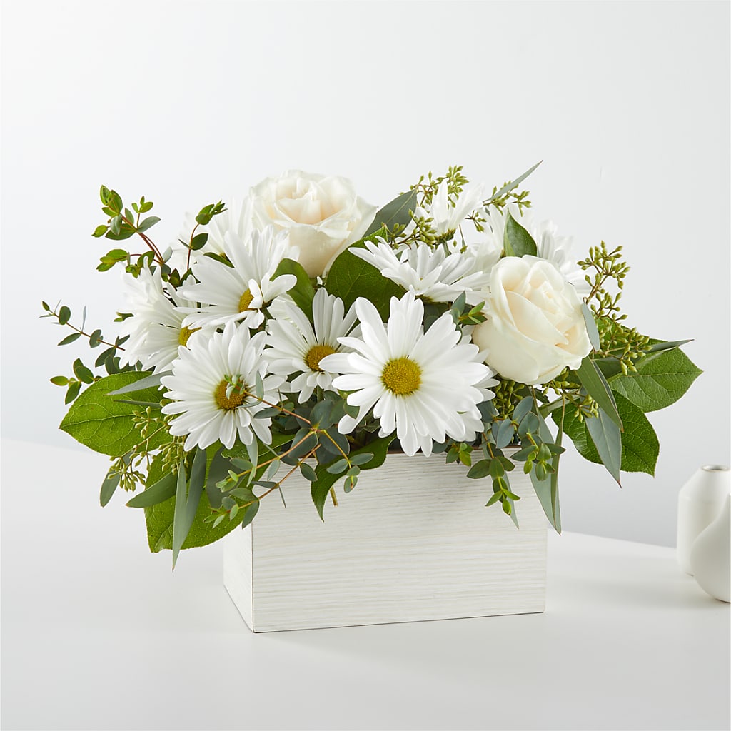 Fresh Linen Box Bouquet – BENNY'S FLOWERS, Norton VA