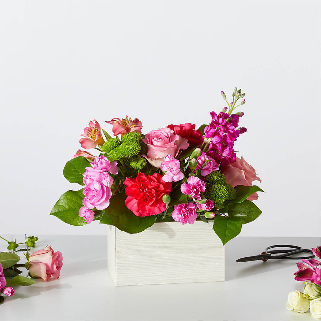 Sweetberry Box – A Florist Original – BENNY'S FLOWERS, Norton VA