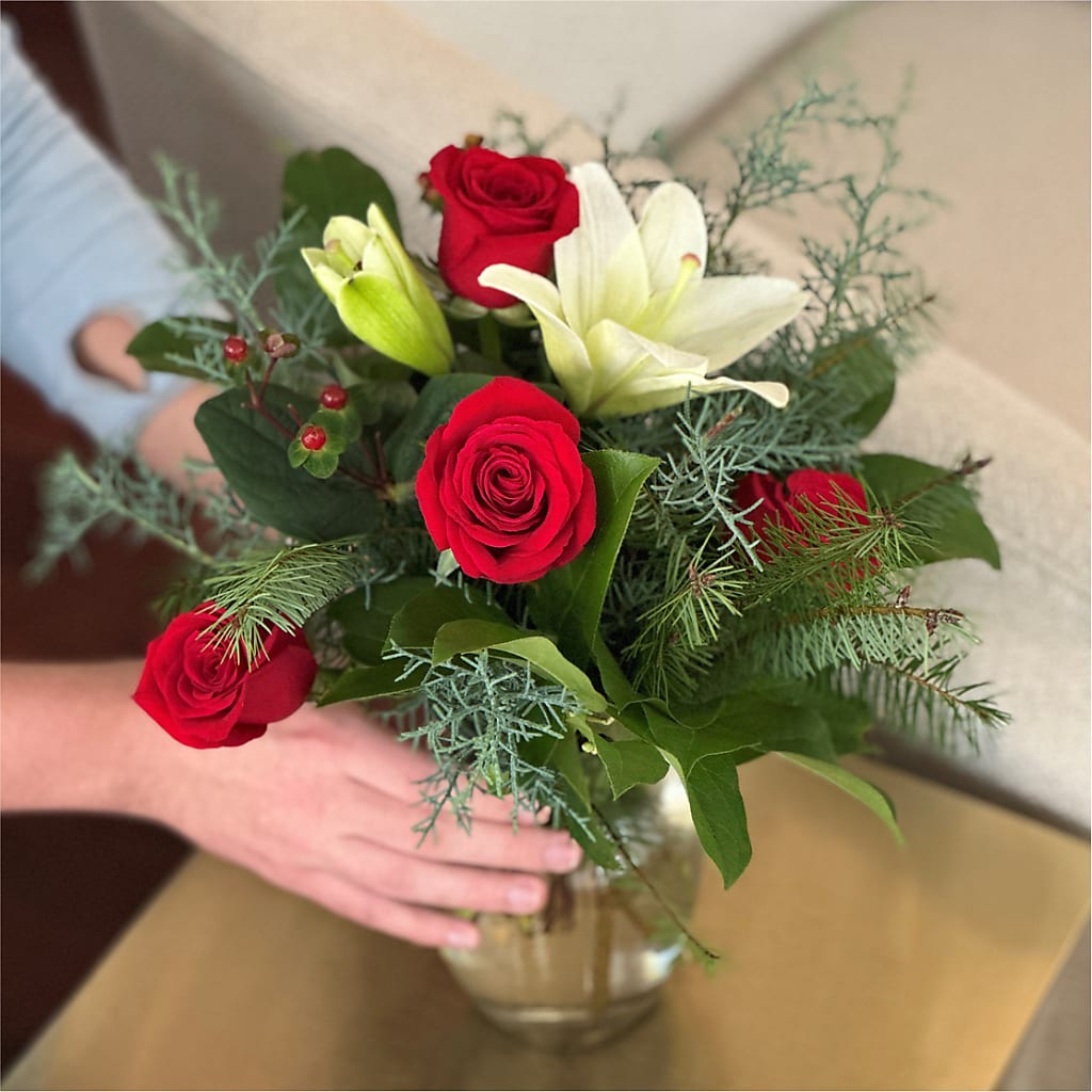 Glittering Lights Bouquet – BENNY'S FLOWERS, Norton VA