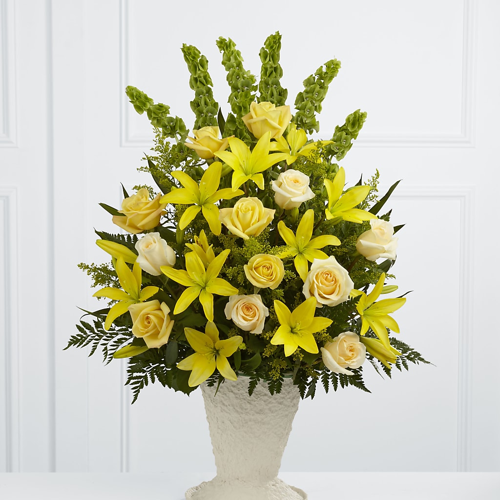 Golden Memories Arrangement – BENNY'S FLOWERS, Norton VA