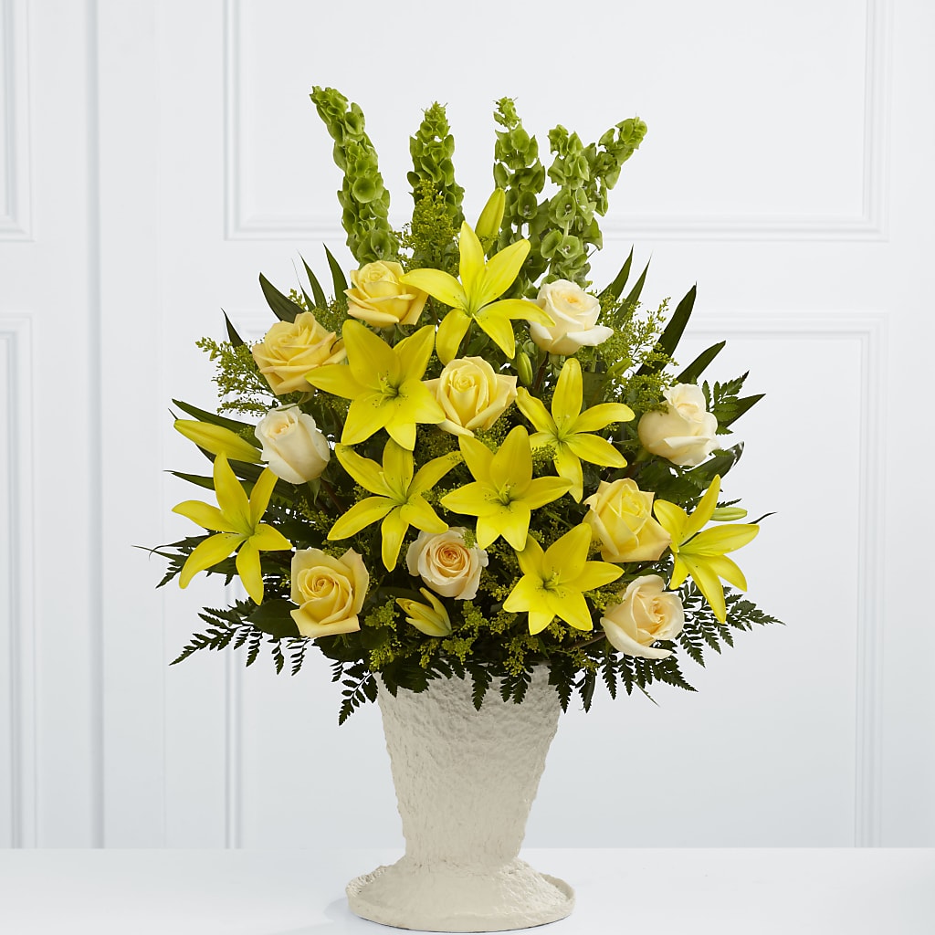 Golden Memories Arrangement – BENNY'S FLOWERS, Norton VA