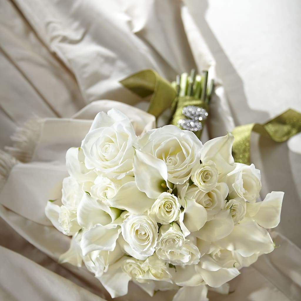 Serene Highness Bouquet – BENNY'S FLOWERS, Norton VA