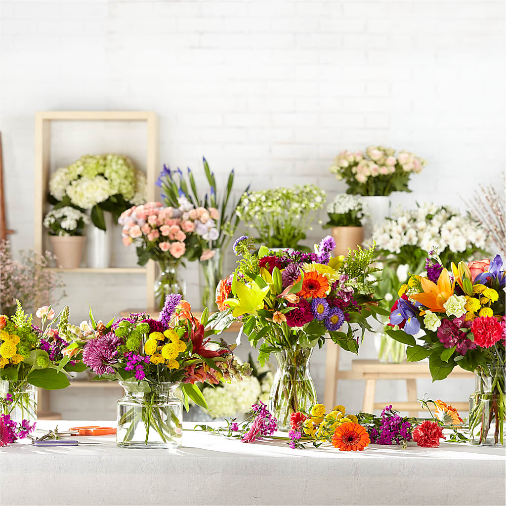 Bold & Bright – A Florist Original – BENNY'S FLOWERS, Norton VA