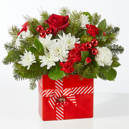 Presents Under the Tree Bouquet – BENNY'S FLOWERS, Norton VA