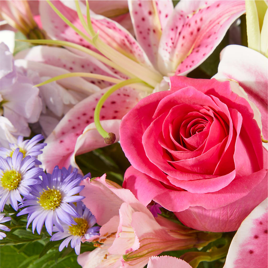 Pressing Petals Bouquet – BENNY'S FLOWERS, Norton VA