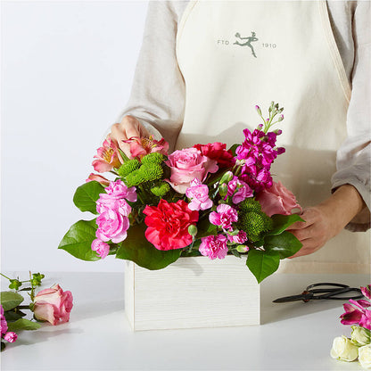 Sweetberry Box – A Florist Original – BENNY'S FLOWERS, Norton VA