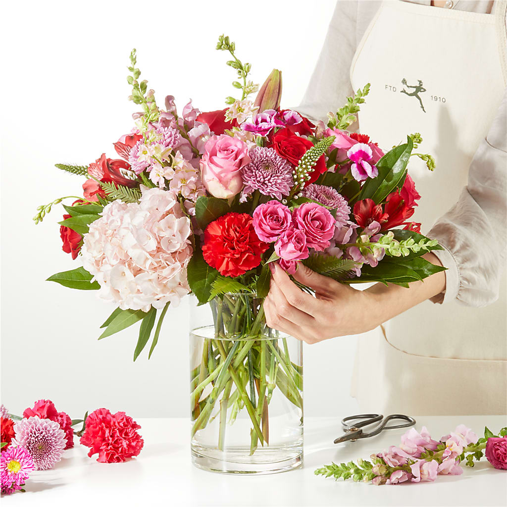 Swooning Over You - A Luxury Florist Original – BENNY'S FLOWERS, Norton VA