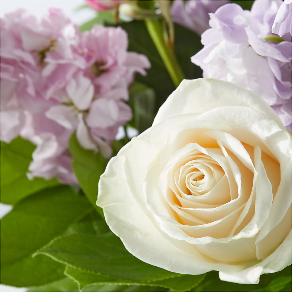 Springtime Spritz Bouquet – BENNY'S FLOWERS, Norton VA