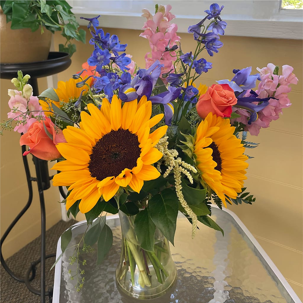 Rays of Life Bouquet – BENNY'S FLOWERS, Norton VA