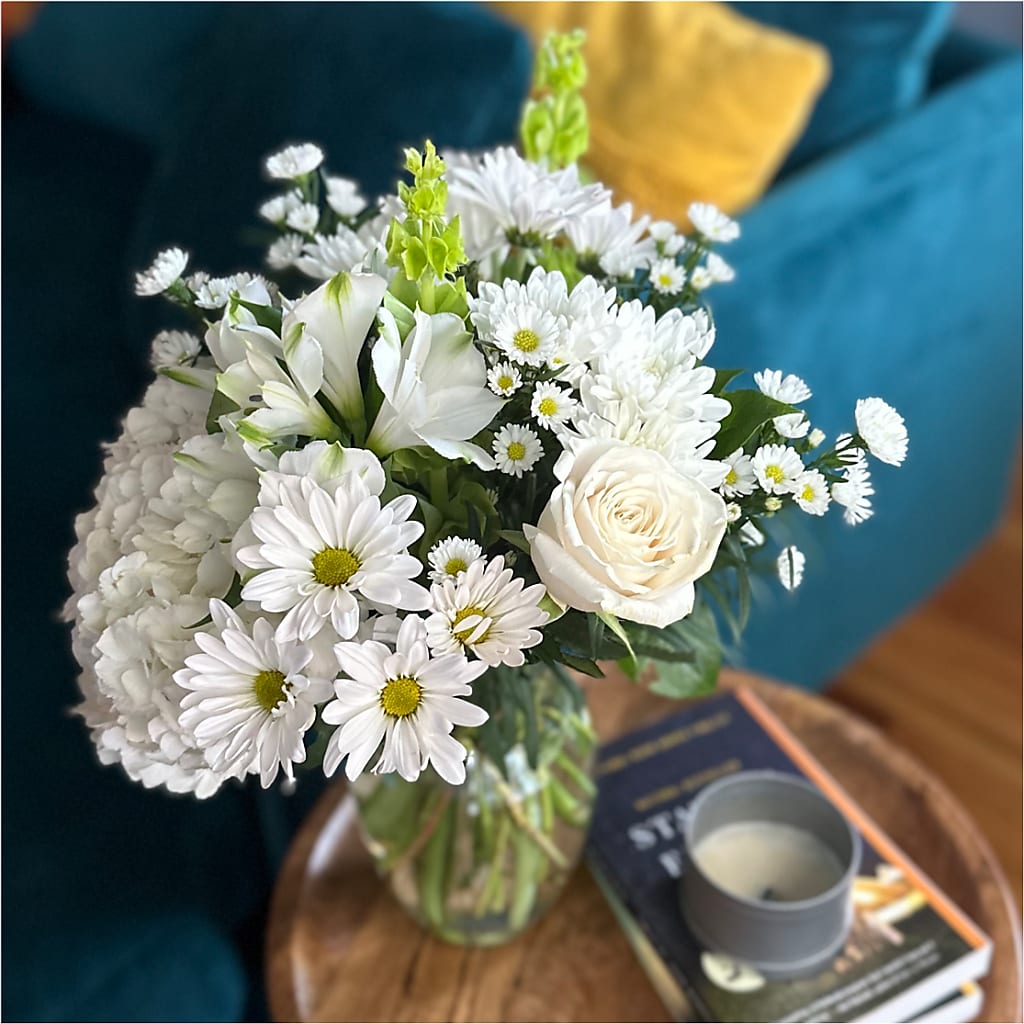 Classic Ivory – A Florist Original – BENNY'S FLOWERS, Norton VA