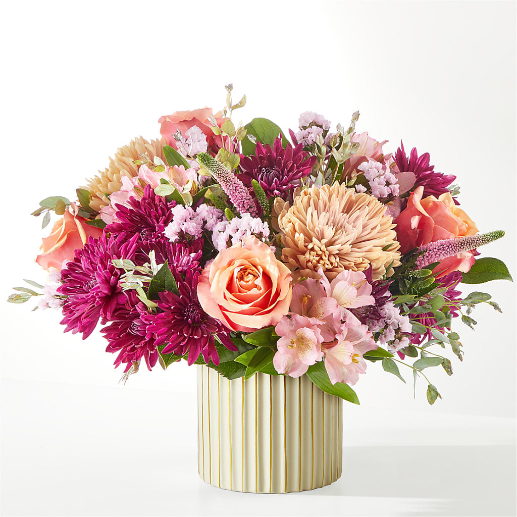 Berry Cobbler Bouquet with Ivory Vase – BENNY'S FLOWERS, Norton VA