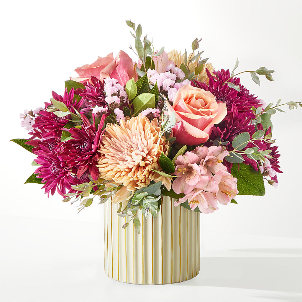 Berry Cobbler Bouquet with Ivory Vase – BENNY'S FLOWERS, Norton VA