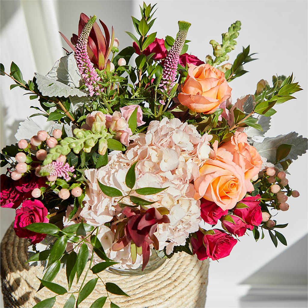 Glitz & Glam Bouquet – BENNY'S FLOWERS, Norton VA
