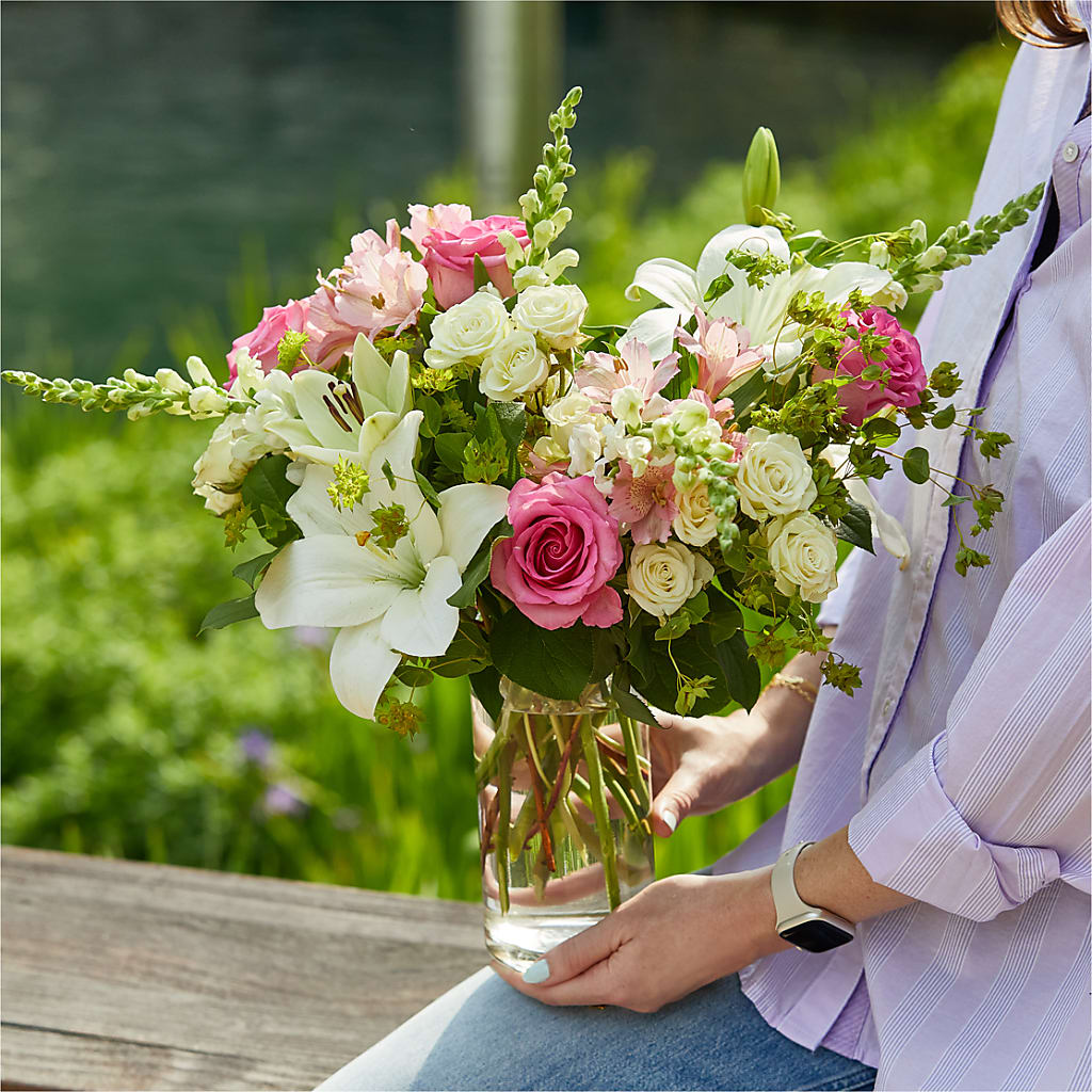 Fondly Bouquet – BENNY'S FLOWERS, Norton VA