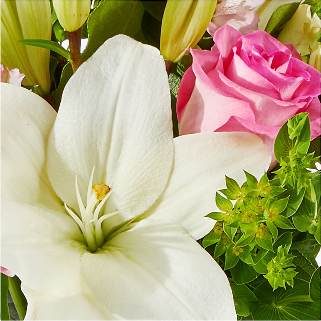 Fondly Bouquet – BENNY'S FLOWERS, Norton VA