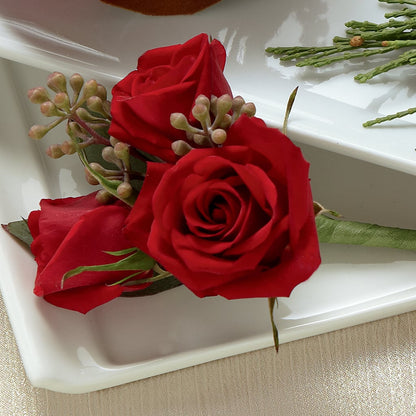 Red Spray Rose Boutonniere – BENNY'S FLOWERS, Norton VA